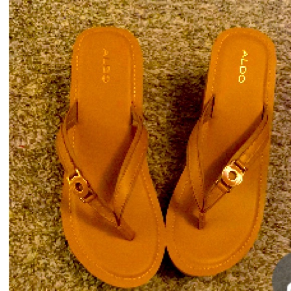 Platform type sandals from Aldo size 9 tan/light brown - Picture 1 of 2